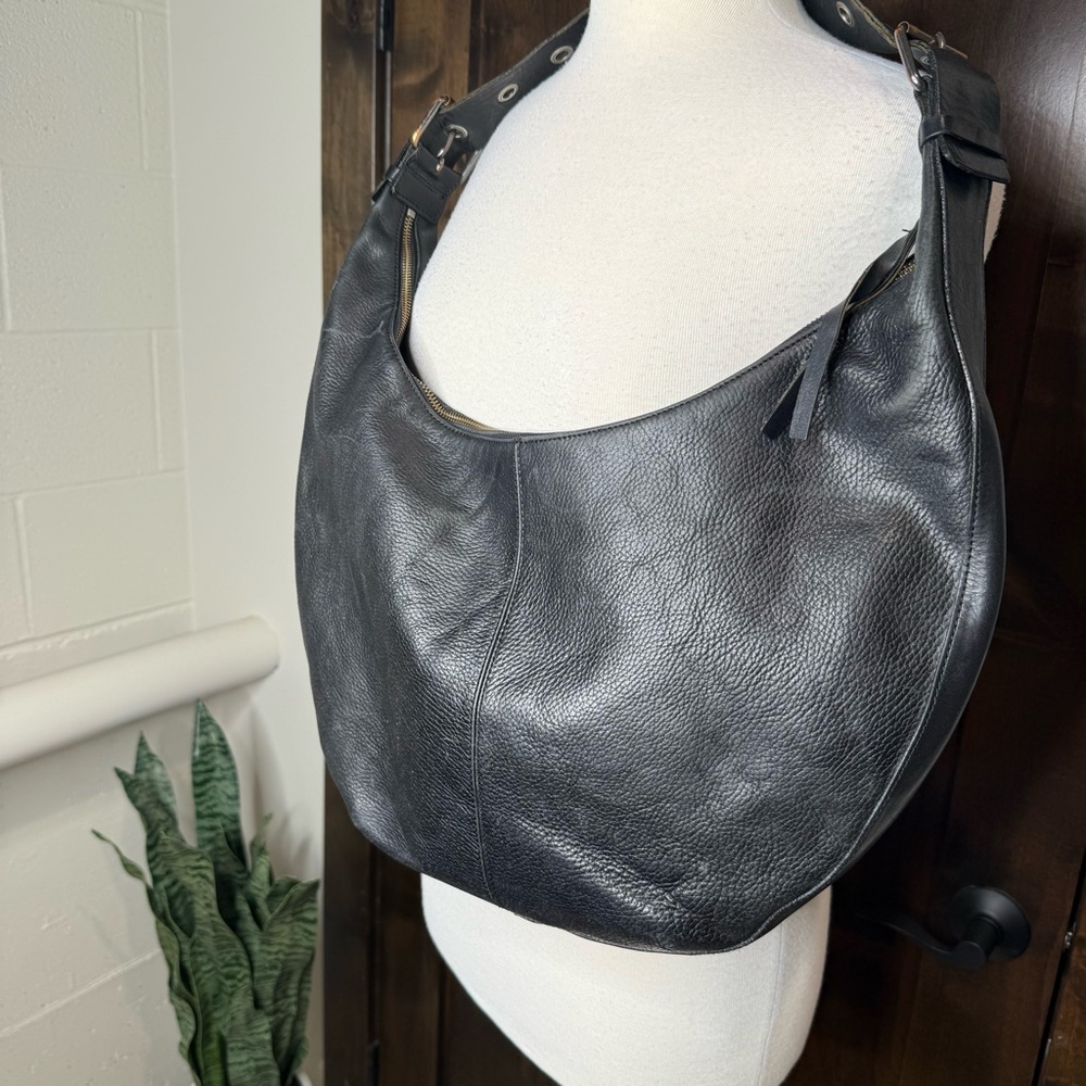 SOLD Vintage Banana Republic Black Leather Hobo Bag shoulder purse grunge everyd - Picture 13 of 16